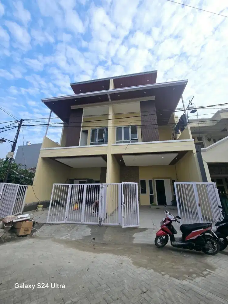 Dijual Rumah 2 Lantai Minimalis di Kota Harapan Indah Bekasi