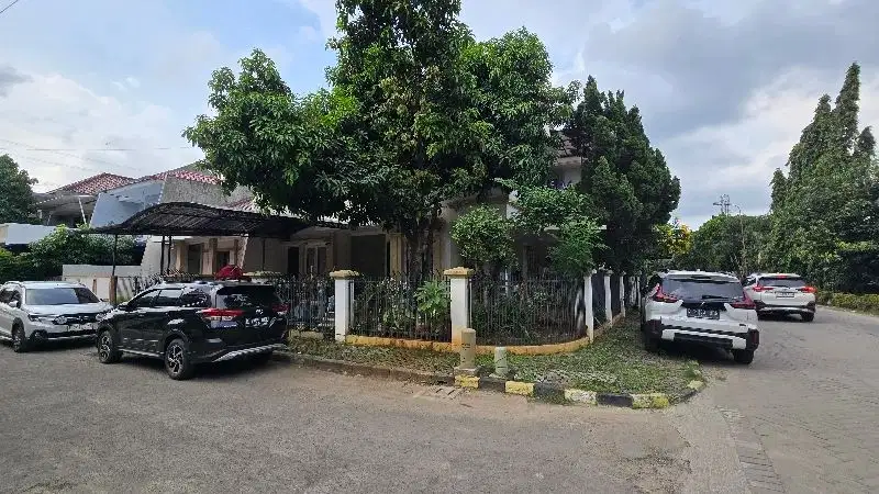 Rumah Hook di Metro Permata 1 Tangerang