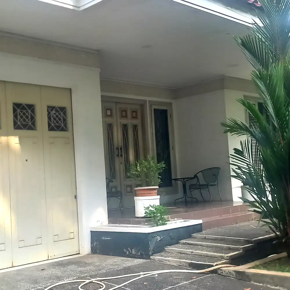 Rumah Hook 2 Lantai Semi Furnished Pulomas S8619