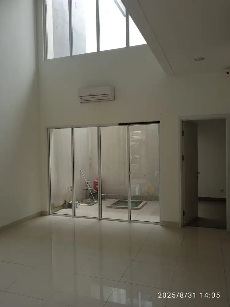 P LK Disewakan Cepat Rumah 8x15 Kosongan Di Riviera @ Puri Min. 2 Thn