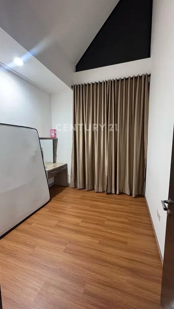 Rumah Osaka Pik 2 Full Furnish 60m2 3 Lantai Type Hana