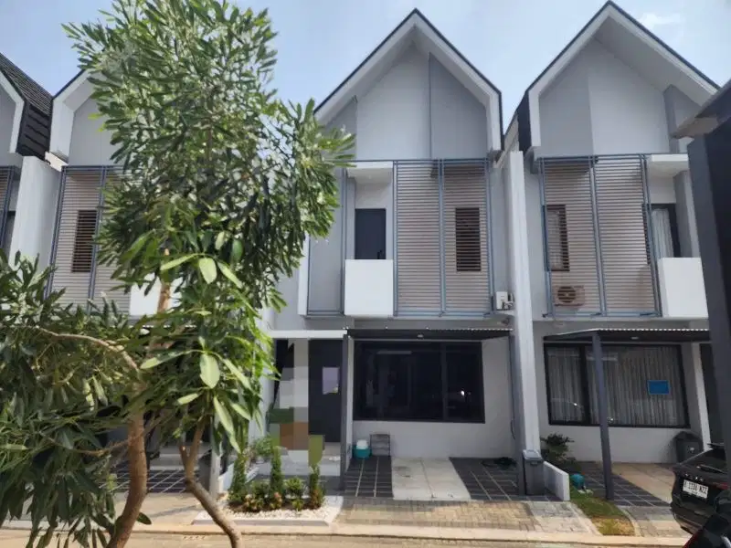 RUMAH BAGUS DI BSD CLUSTER MYZA KONDISI RAPIH