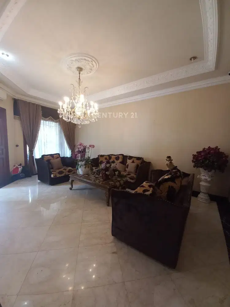 Rumah Bagus Terawat 2 Lantai Di Cilandak S8175