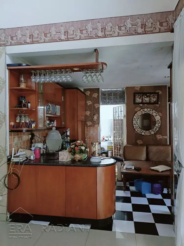 Rumah strategis lantai 2 di Bintaro Sektor 5, Komplek Perkici