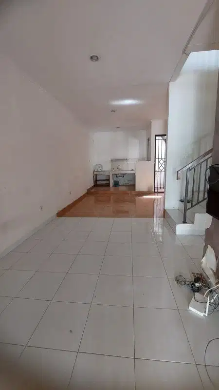 Dijual Cepat Rumah di Modernland