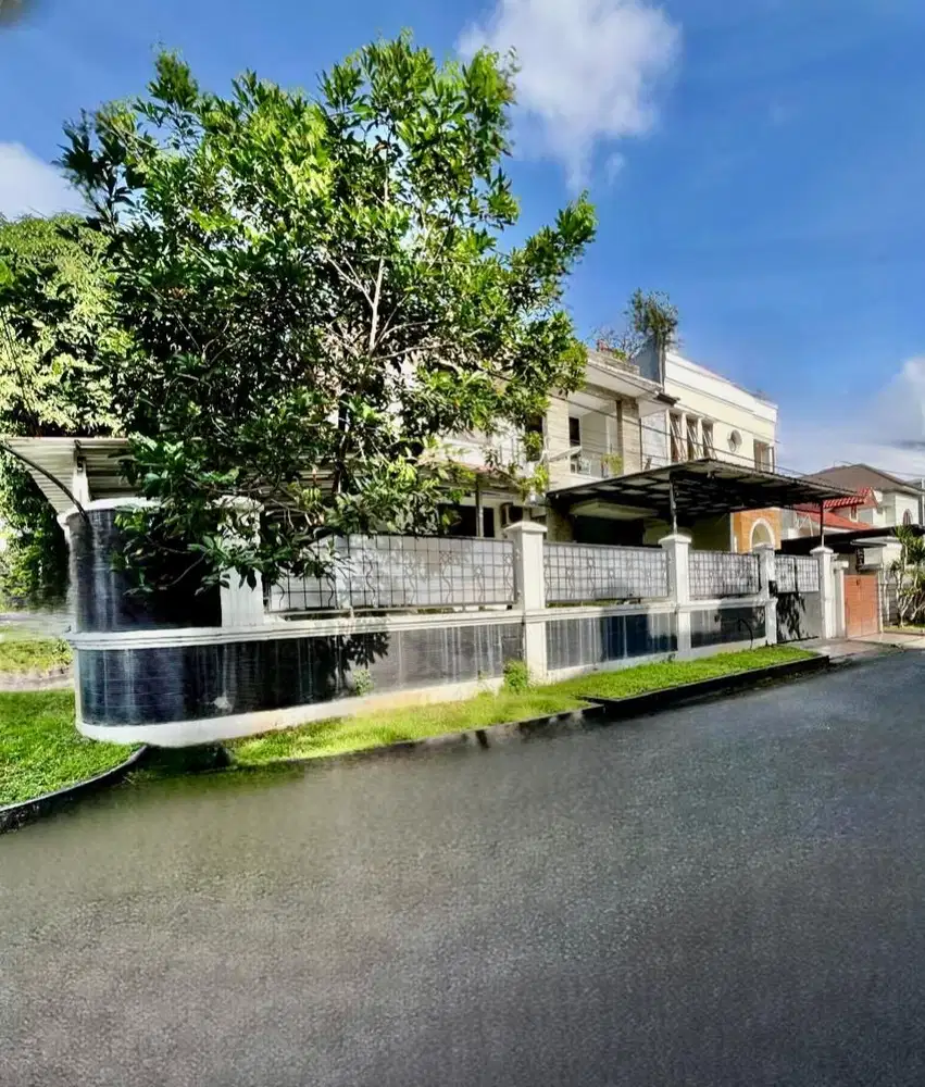 Rumah Dijual Hook Terawat Lokasi Strategis di Pondok Indah Jaksel