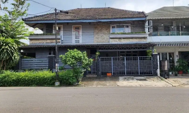 Rumah posisi hook cocok buat usaha di sektor 1 bintaro