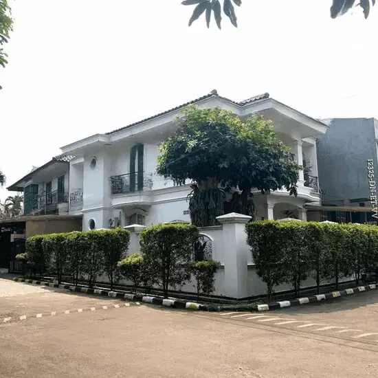 HOT SALE Dijual Rumah Hook Luas & Asri Didalam Cluster  Di Bintaro
