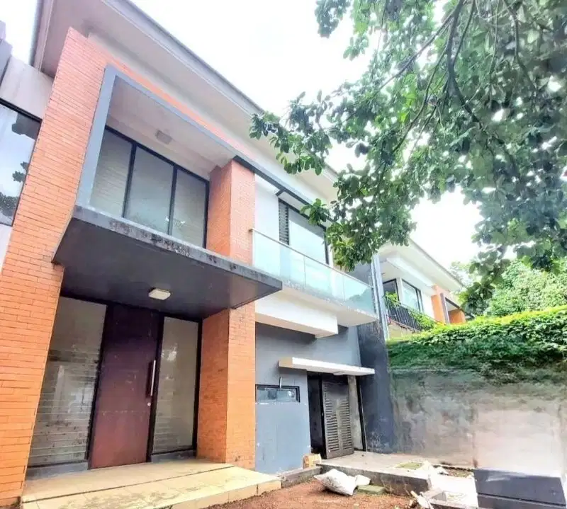 Rumah siap huni dalam cluster discovery bintaro