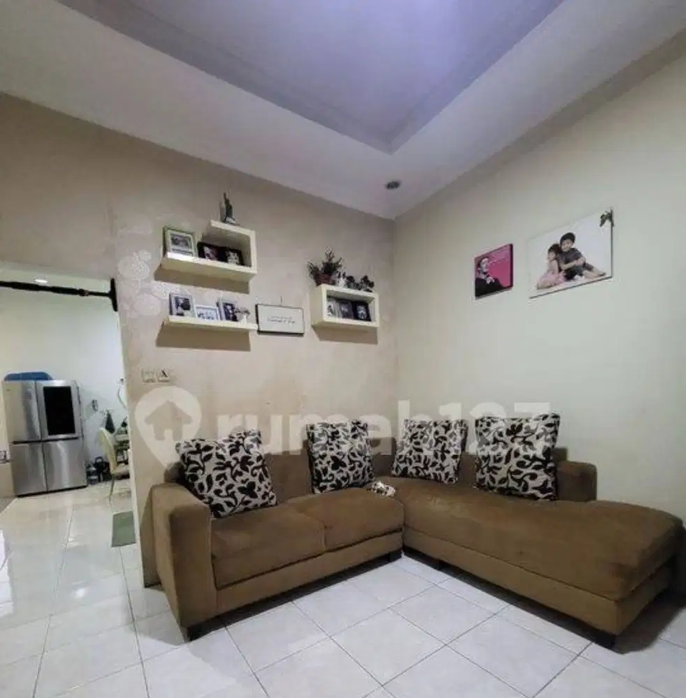 Dijual Rumah 2 Lantai Semi Furnish di Harapan Indah Kota Bekasi