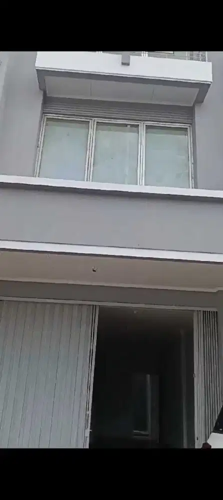 Disewakan Ruko Boulevar Hijau Area Harapan Indah Bekasi