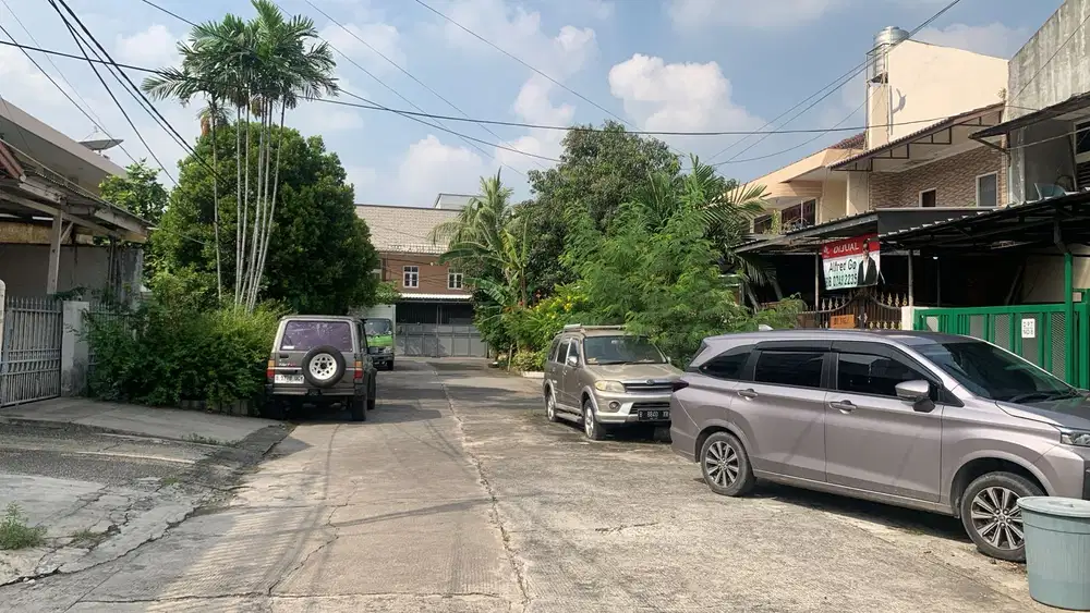 Dijual Rumah Brand New 3 Lantai Dekat Jalan Tol di Muara Karang IX