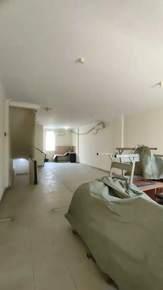 Disewakan Ruko 3 Lantai Harapan Indah Parkiran Luas Cocok Bisnis