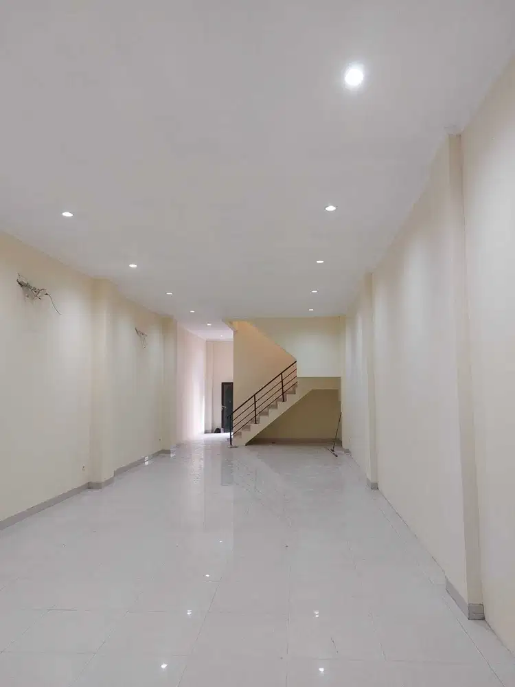 Disewakan ruko gandeng di Rawamangun Jakarta Timur