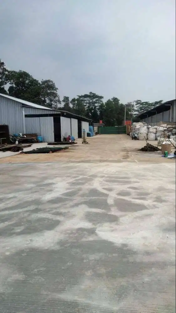 Di jual lahan beserta bangunandi Desa Cibening Setu Bekasi