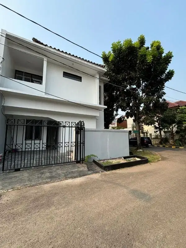 Dijual Rumah Sektor 6 HOOK BANGUNAN MANDIRI  DI Gading Serpong