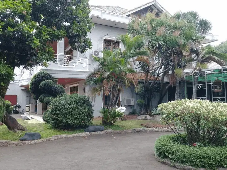 Rumah Asri Dan Strategis Di Bintaro Tangerang Selatan S8738