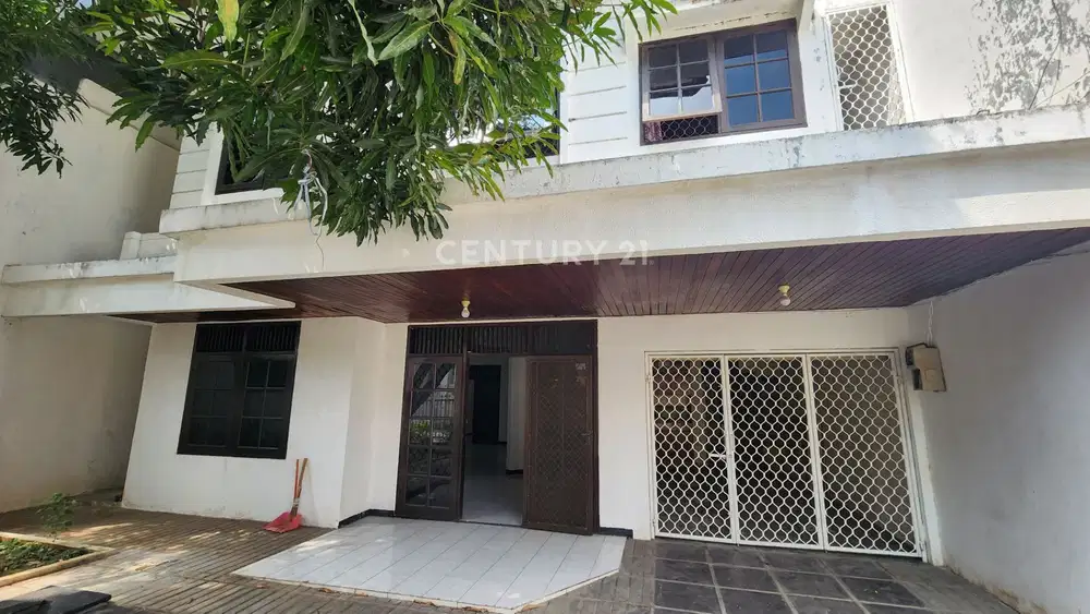Rumah 2 Lantai Akses Jalan Lebar Di Kelapa Gading S8585