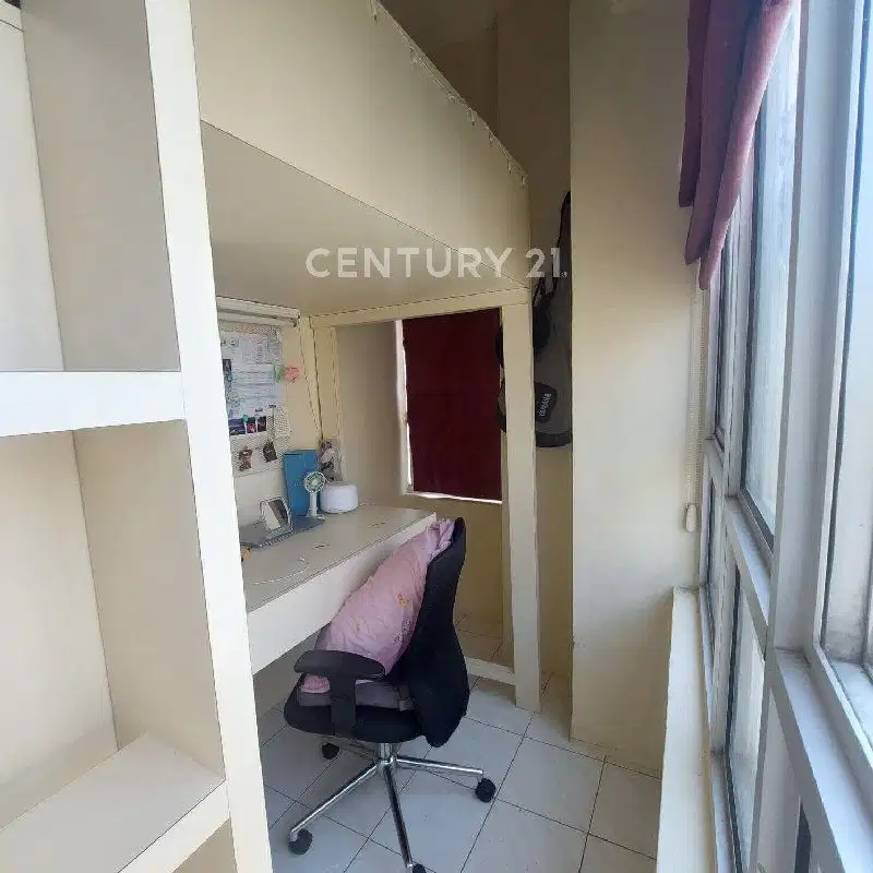 Apartemen Paladian Park Lantai 19 Dijual Murah  3 Kamar, 2 Balkon