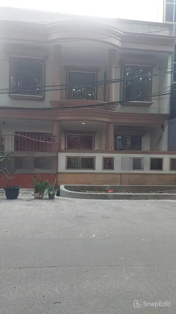 DISEWAKAN RUMAH 2 LANTAI SIAP HUNI KOPYOR RAYA