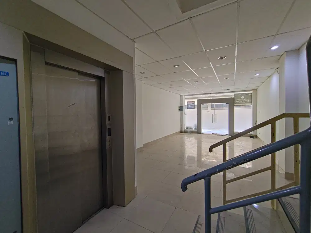 Ruko Business Park Kebon Jeruk, 5 Lantai, Ada Lift, Jarang Ada