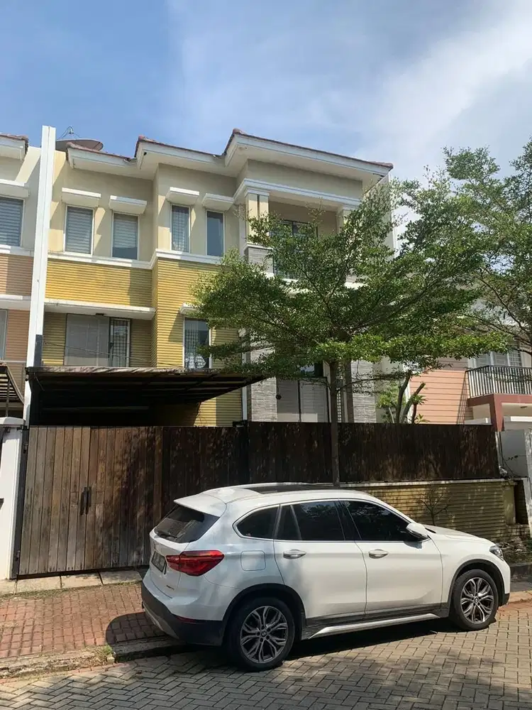 Rumah 2 Lantai Split Level HARUS TERJUAL di Layar Permai Pik Jakarta