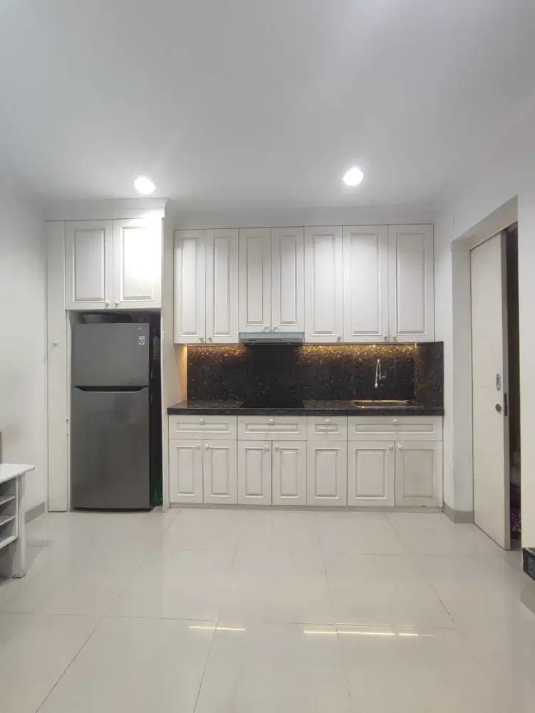 DISEWAKAN RUMAH CLUSTER TESLA FULL FURNISH 7X11