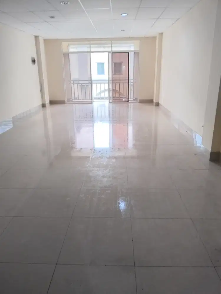 Ruko Business Park Kebon Jeruk, Lokasi Strategis, 5 Lantai!