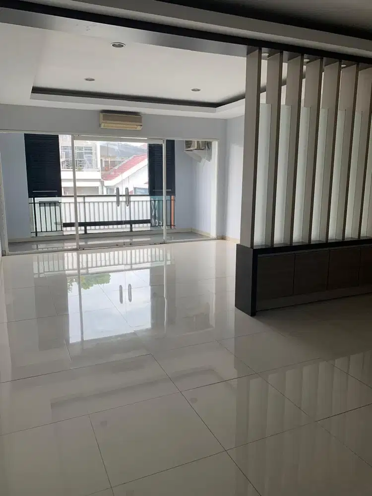 Ruko Bagus 3,5 Lantai Baru Renov Di Pusat Kota
