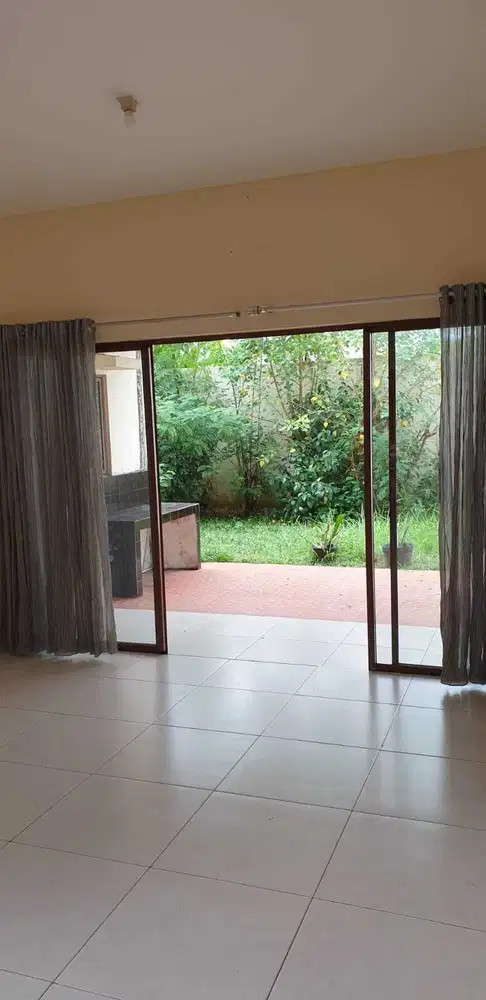 Disewakan Rumah Strategis Siap Huni di Alamanda JGC Jakarta Timur