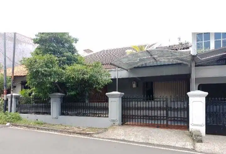 Rumah Strategis Jalan 2 Row Mobil Di Pondok Kelapa S8816