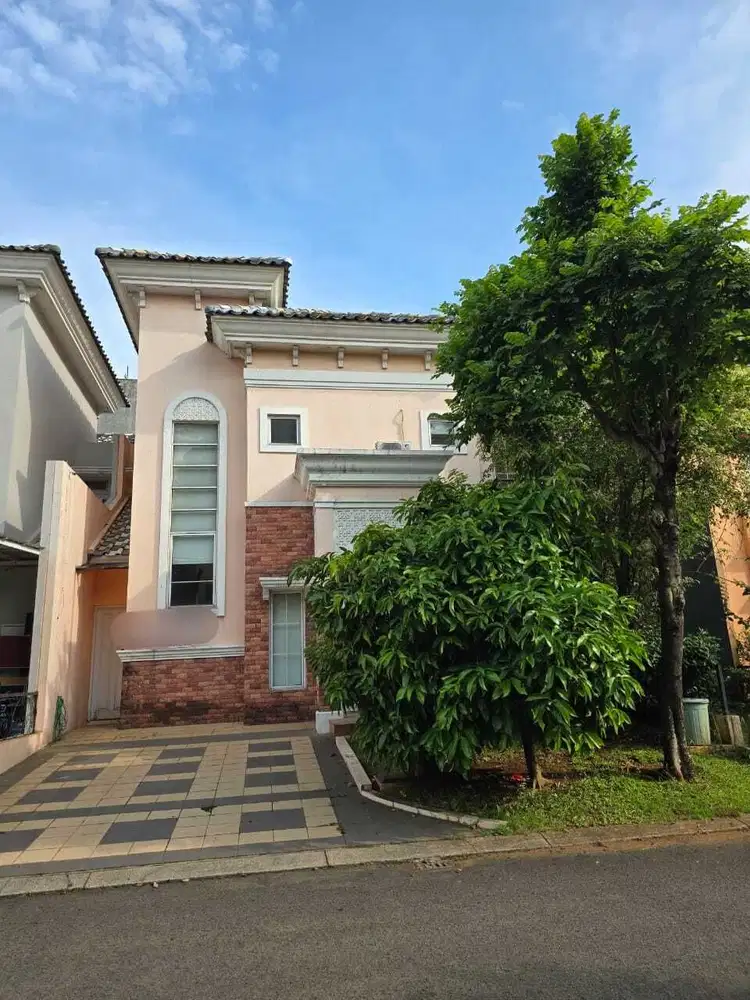 Disewa Cepat Rumah Cluster Alicante, Semi FurnishedGading Serpong