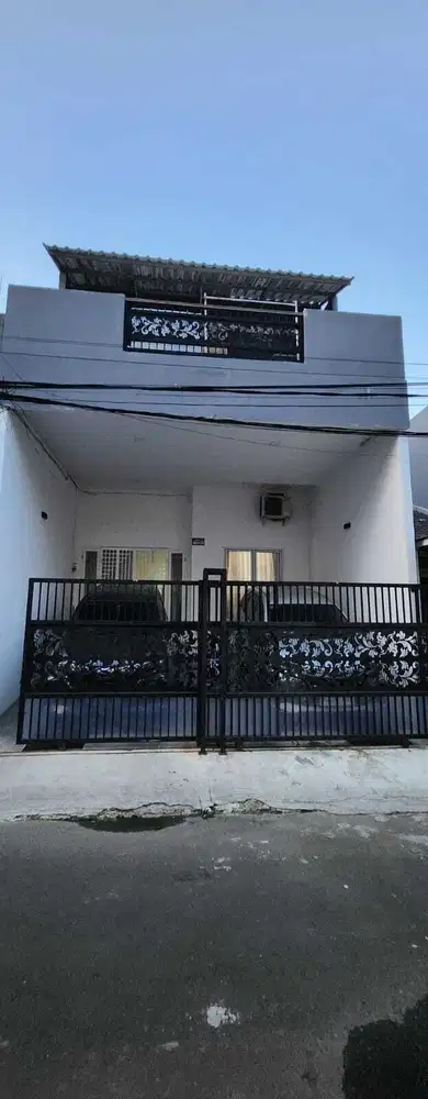 DIJUAL RUMAH BARU CEILING TINGGI FURNISHED DI JANUR ASRI