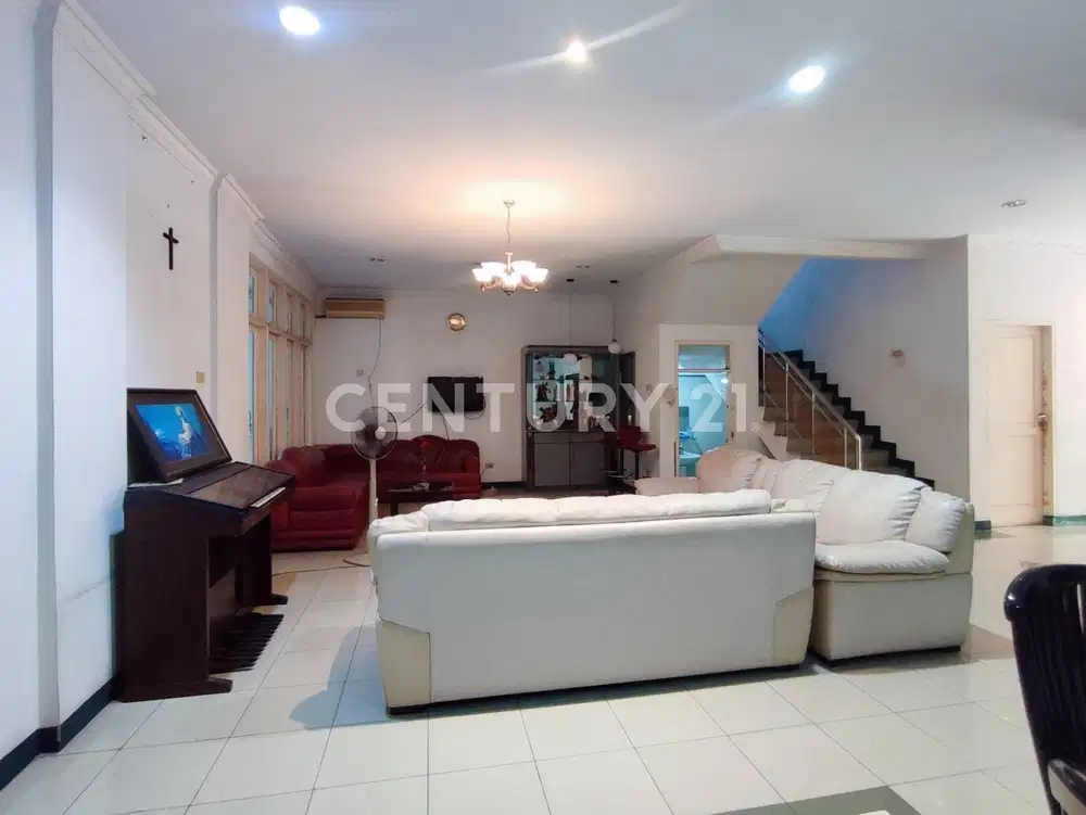 Rumah Muara Karang Siap Huni Hadap Utara