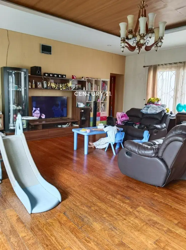 Rumah Mewah Dengan Swimming Pool Area Bisnis Sektor 7 Bintaro5514