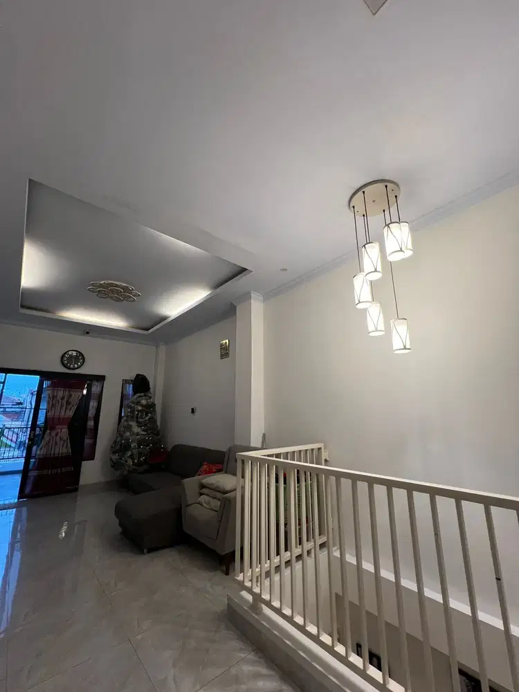 Dijual Rumah 2,5lt di Permata Harapan Baru - Harapan indah Bekasi