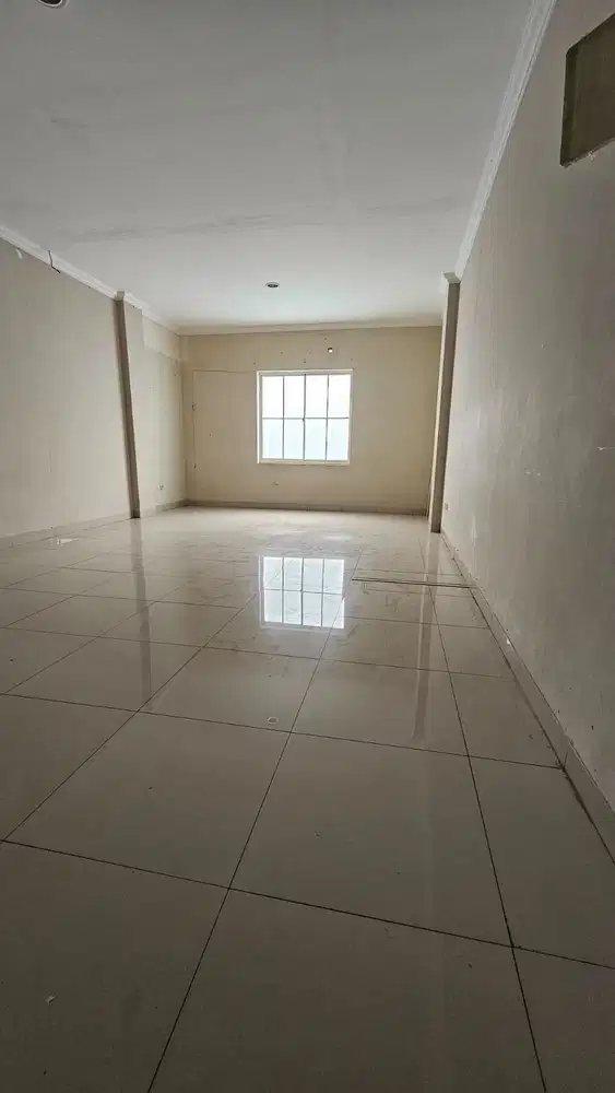 DiJual/DiSewakan Ruko CBD 4 Lantai Boulevard Green Lake City Cipondoh