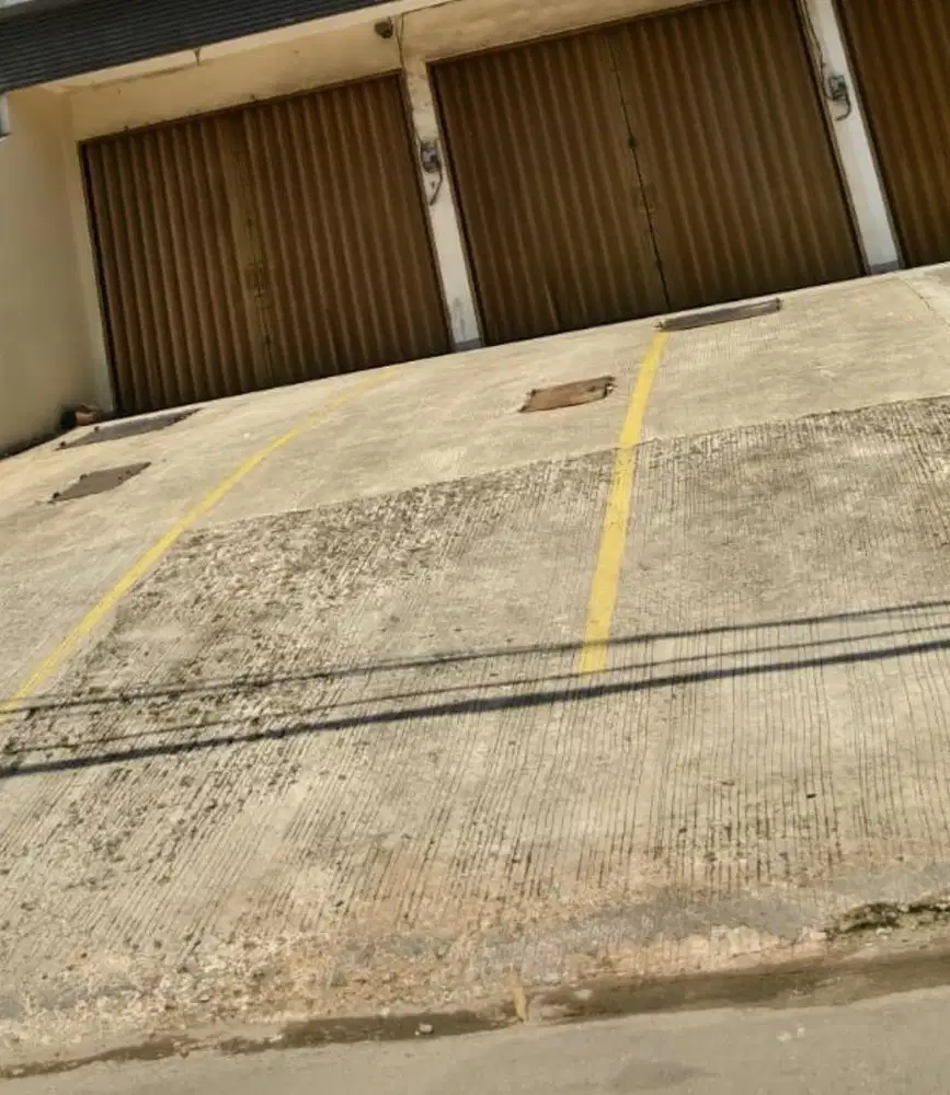 Ruko Gandeng Pluit Karang Jalan Besar Dekat Pasar Dan Sekolah