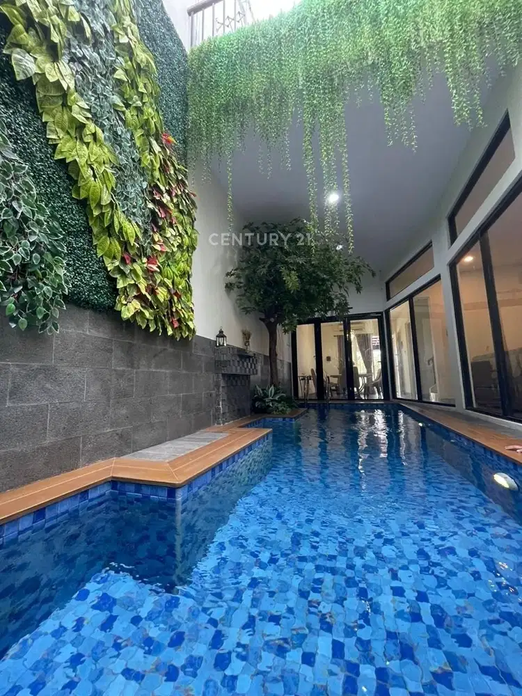 Rumah Mewah 3 Lantai Kolam Renang Cluster Samatha Harapan Indah
