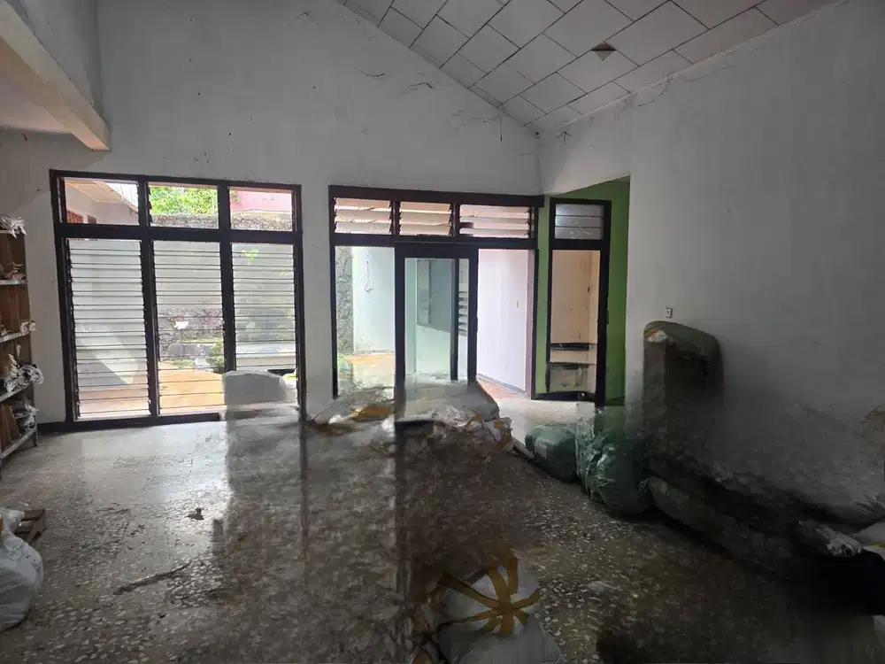 RUMAH  BISA UNTUK USAHA  DI WARUNG BUNCIT JAKARTA SELATAN