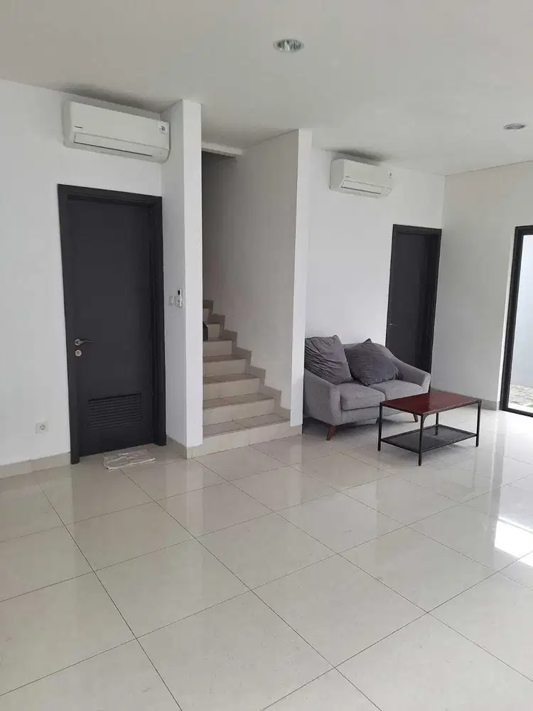 Disewa Rumah Semi Furnished di Wisteria Metland Menteng Jakarta Timur