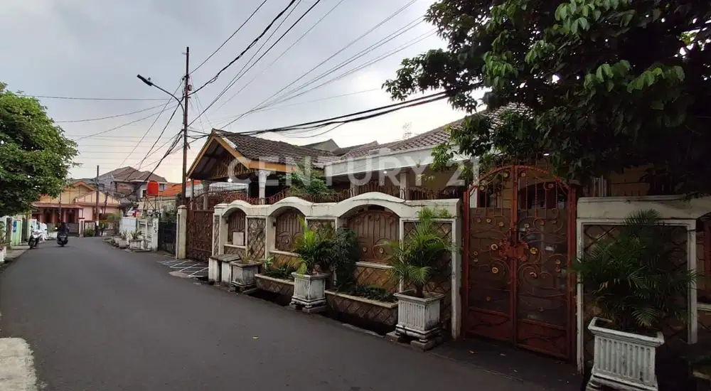 Rumah Siap Huni Lokasi Strategis Di Utan Kayu Selatan S8621