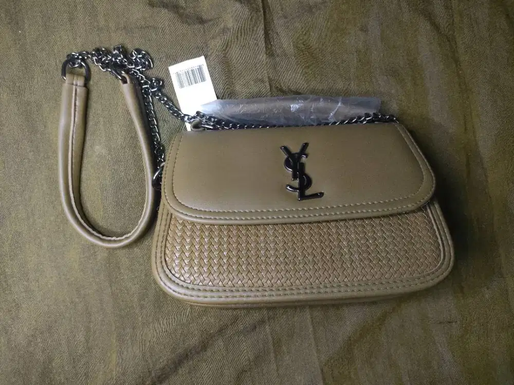 Tas Selempang Wanita Brand YSL