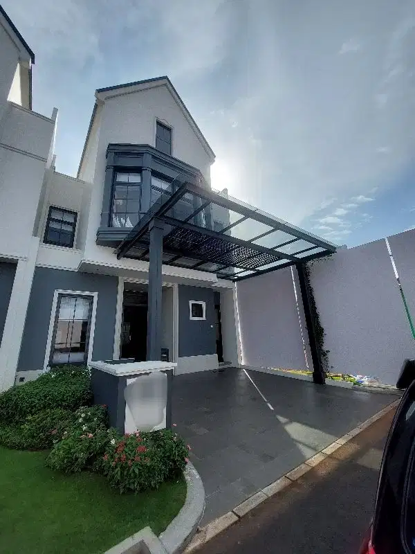 RUMAH DENGAN LAYOUT SANGAT MEWAH DI GADING SERPONG LOUISE At SYMPHONIA