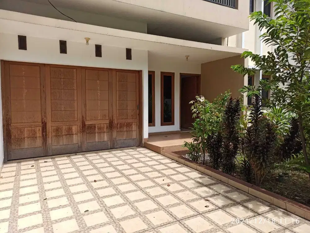 Dijual Rumah hadap selatan di Harapan Indah 1 Bekasi