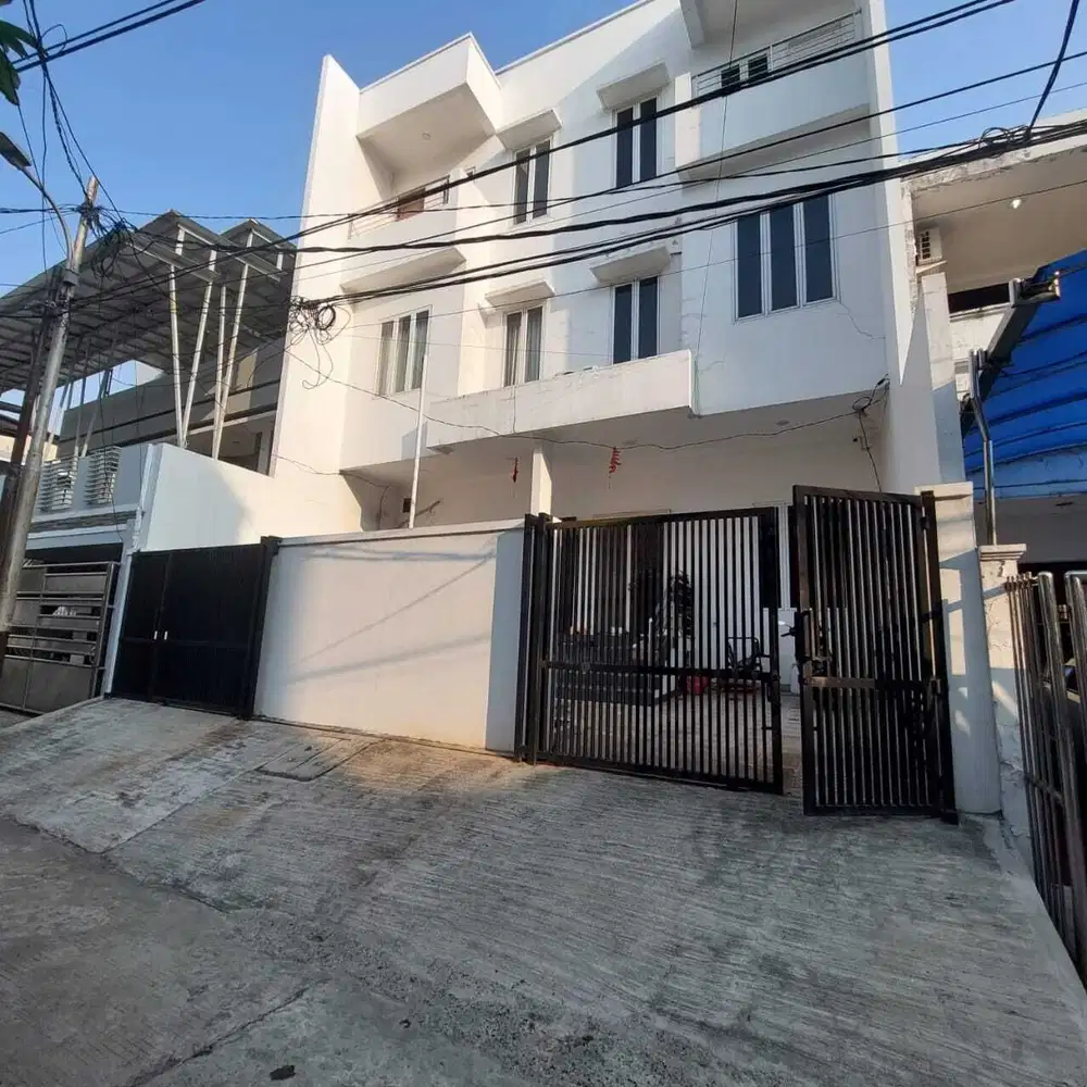 Dijual cepat rumah Pluit 3 lantai Pluit jakarta Utara