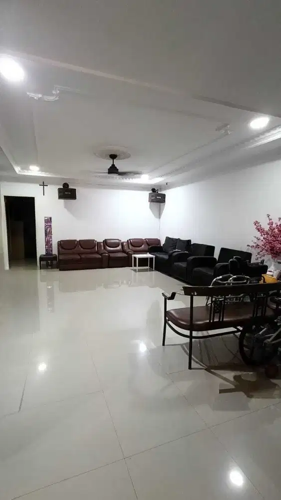 Dijual Rumah Semi Industrial Lingkungan Sangat Nyaman di Jakarta Timur