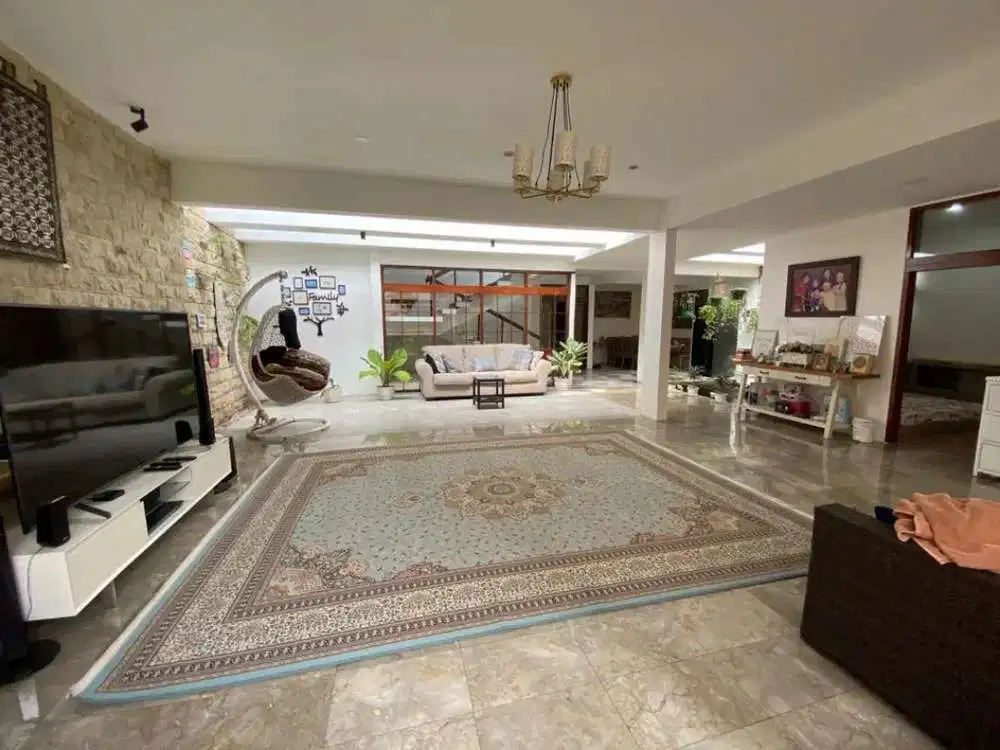 Dijual Rumah Mewah Setrasari