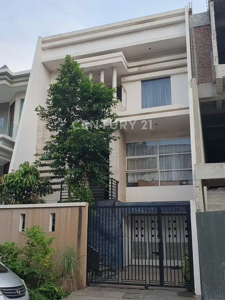 JUAL RUMAH 3.5 LANTAI DI MANYAR PERMAI PIK1