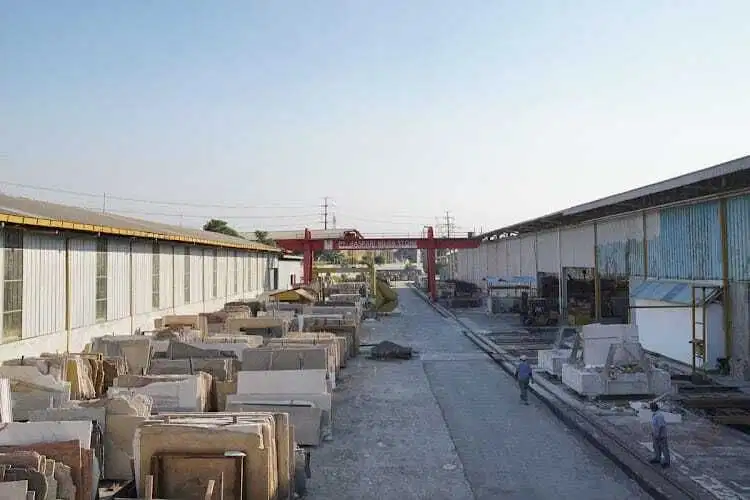 Dijual Pabrik Gudang jalan raya wanaherang Gunung Putri Bogor.